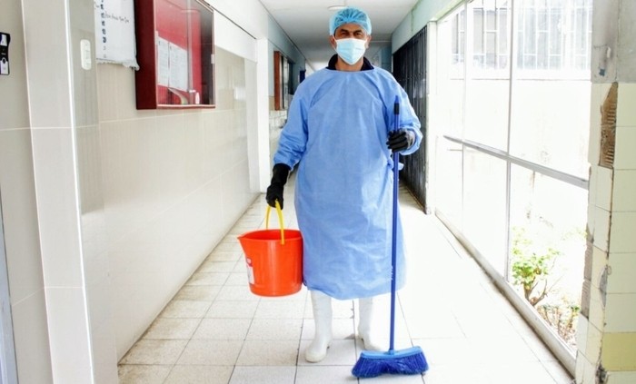 Importancia de la limpieza de superficies en hospitales